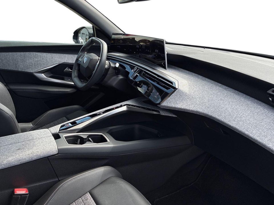 Peugeot e-5008 77 Allure 7prs 5d