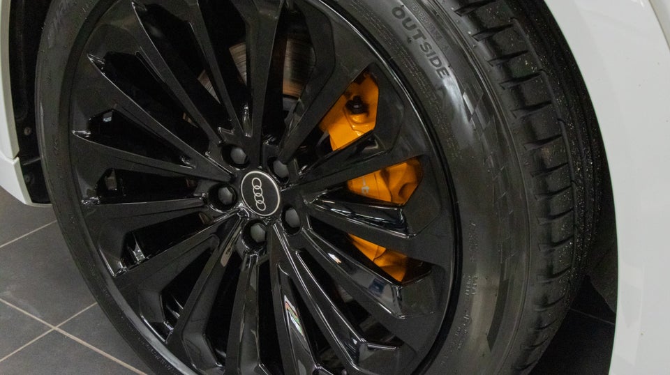 Audi e-tron 55 S-line Sportback quattro 5d