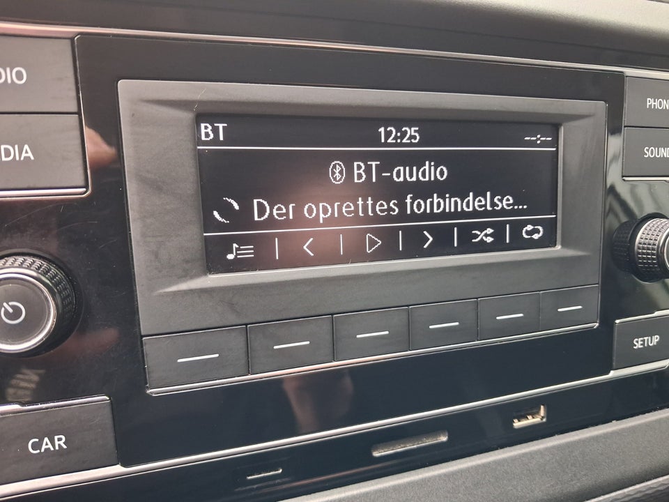 VW Transporter 2,0 TDi 110 Kassevogn lang