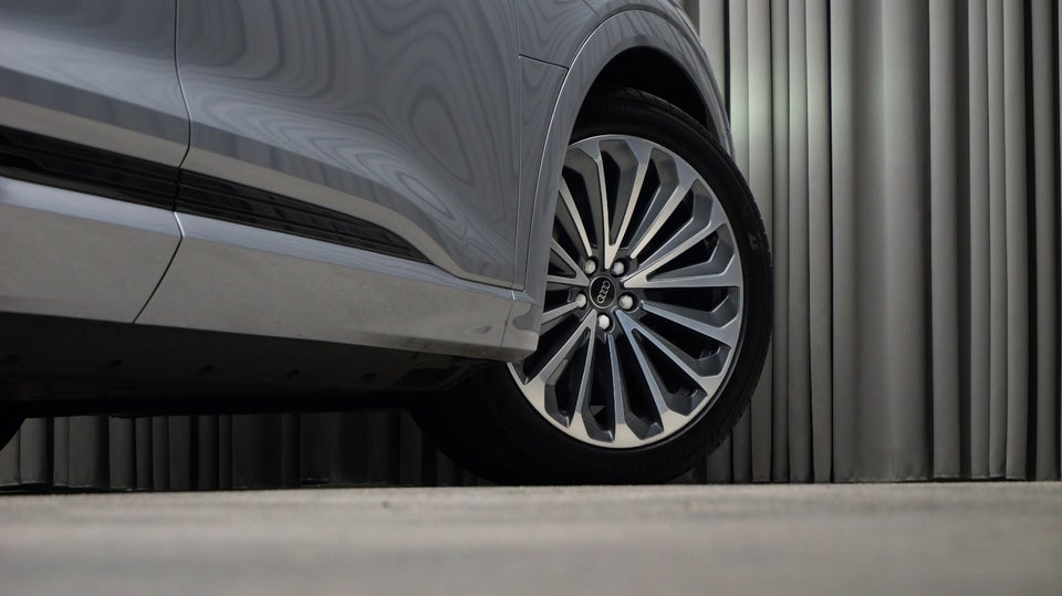 Audi e-tron 55 S-line quattro 5d