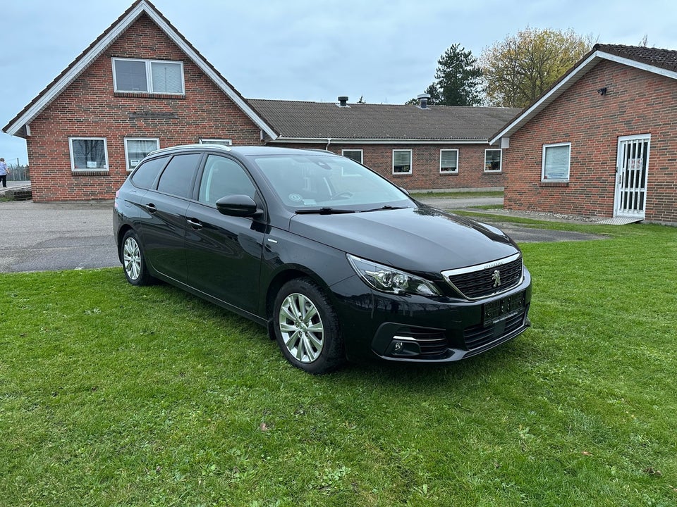 Peugeot 308 1,5 BlueHDi 130 Style SW 5d
