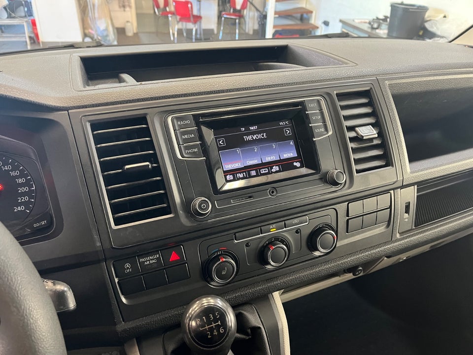 VW Transporter 2,0 TDi 150 Kassevogn lang