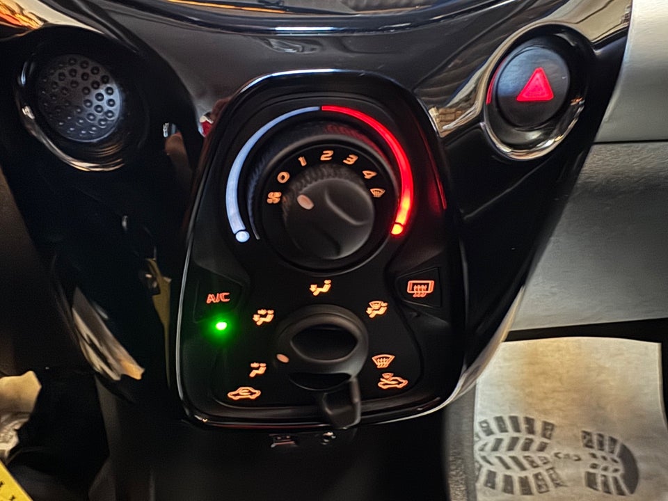 Peugeot 108 1,0 e-VTi 69 Allure 5d
