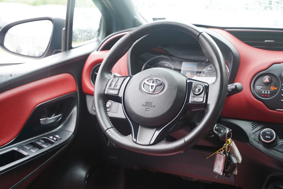 Toyota Yaris 1,5 Hybrid Flavour e-CVT 5d