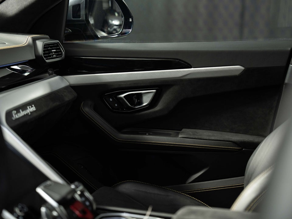 Lamborghini Urus 4,0  5d