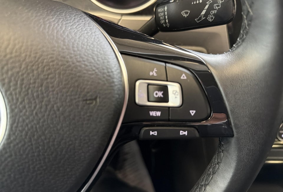 VW Touran 2,0 TDi 122 Comfortline Van 5d