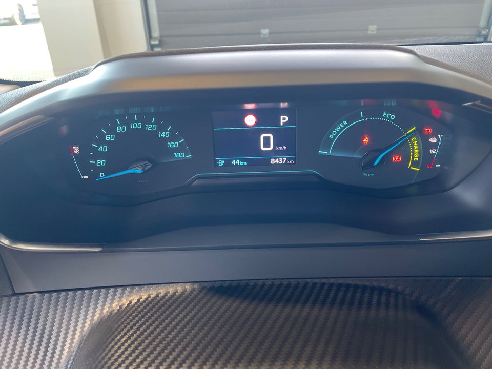 Peugeot e-208 50 Style 5d