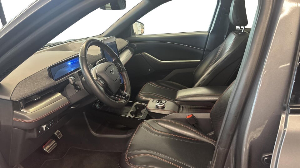 Ford Mustang Mach-E 88 Extended Range AWD 5d
