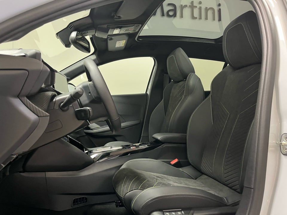 Peugeot e-208 54 GT Pack 5d