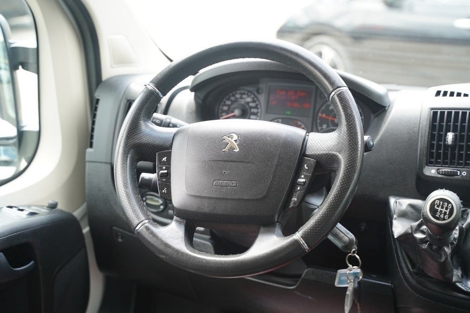 Peugeot Boxer 333 2,0 BlueHDi 130 L3H2 Premium+