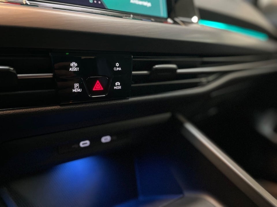 VW Golf VIII 1,4 eHybrid DSG 5d