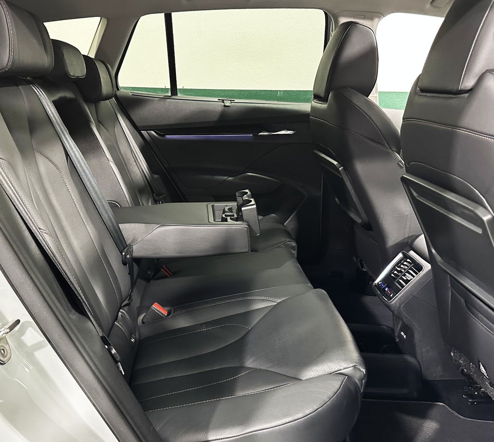 Skoda Enyaq 80 iV Suite 5d