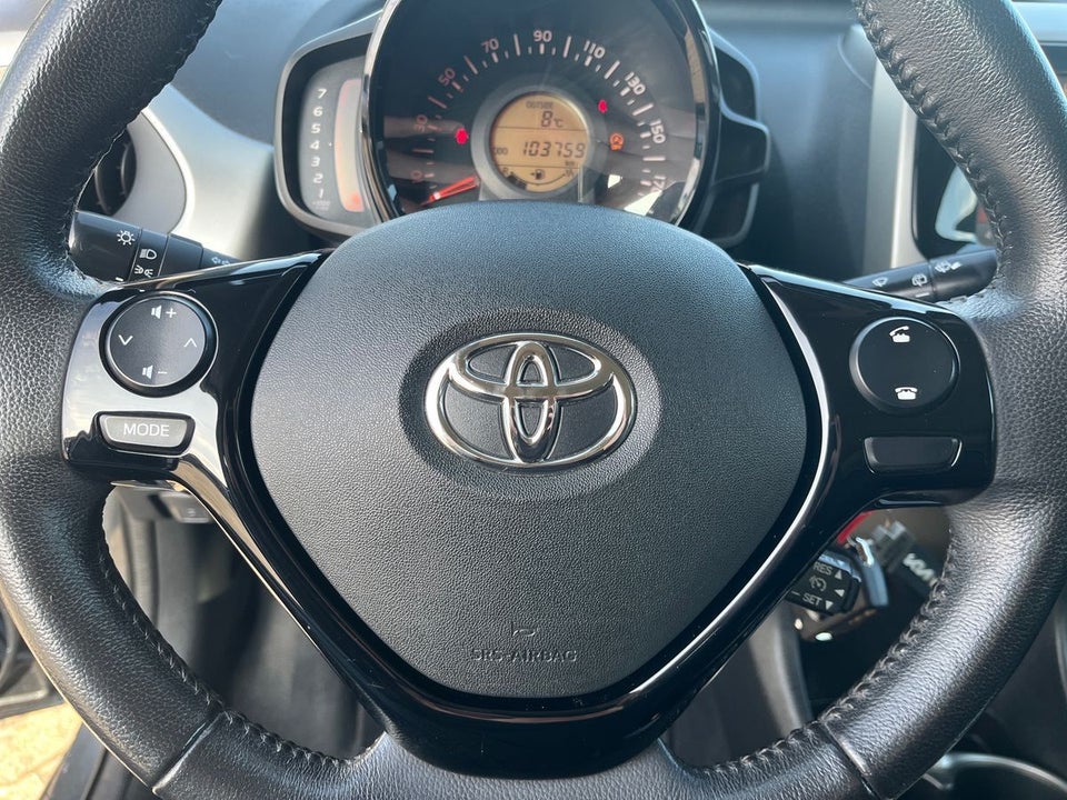 Toyota Aygo 1,0 VVT-i x-sky 5d