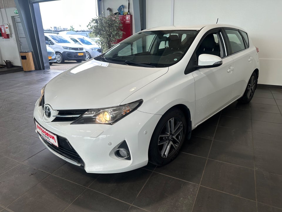 Toyota Auris 2,0 D-4D T2+ 5d