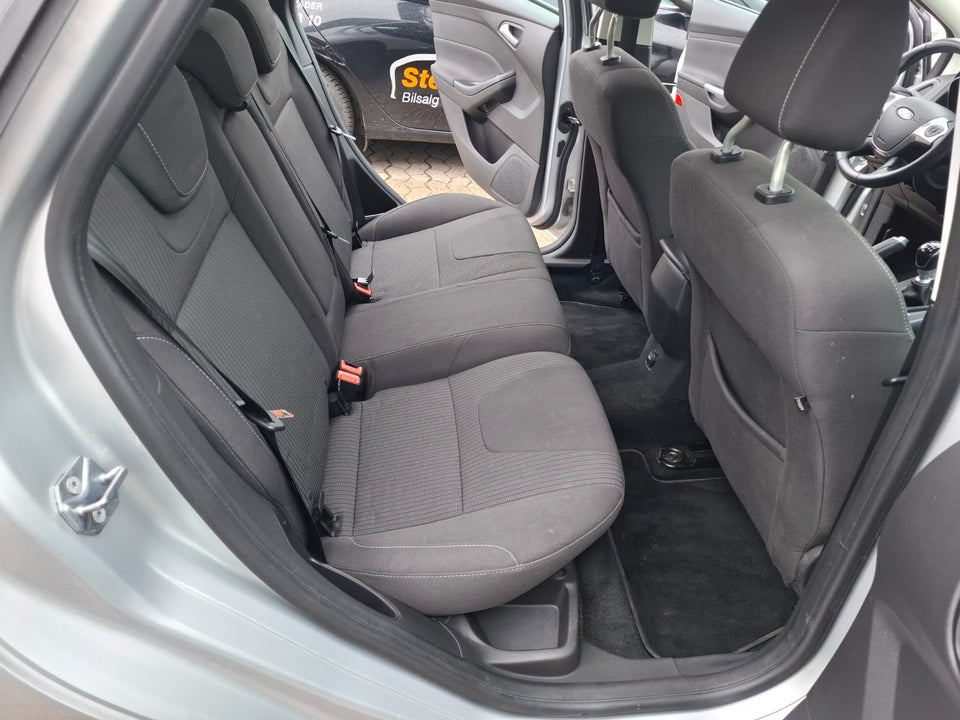 Ford Focus 1,0 SCTi 125 Titanium Fun 5d