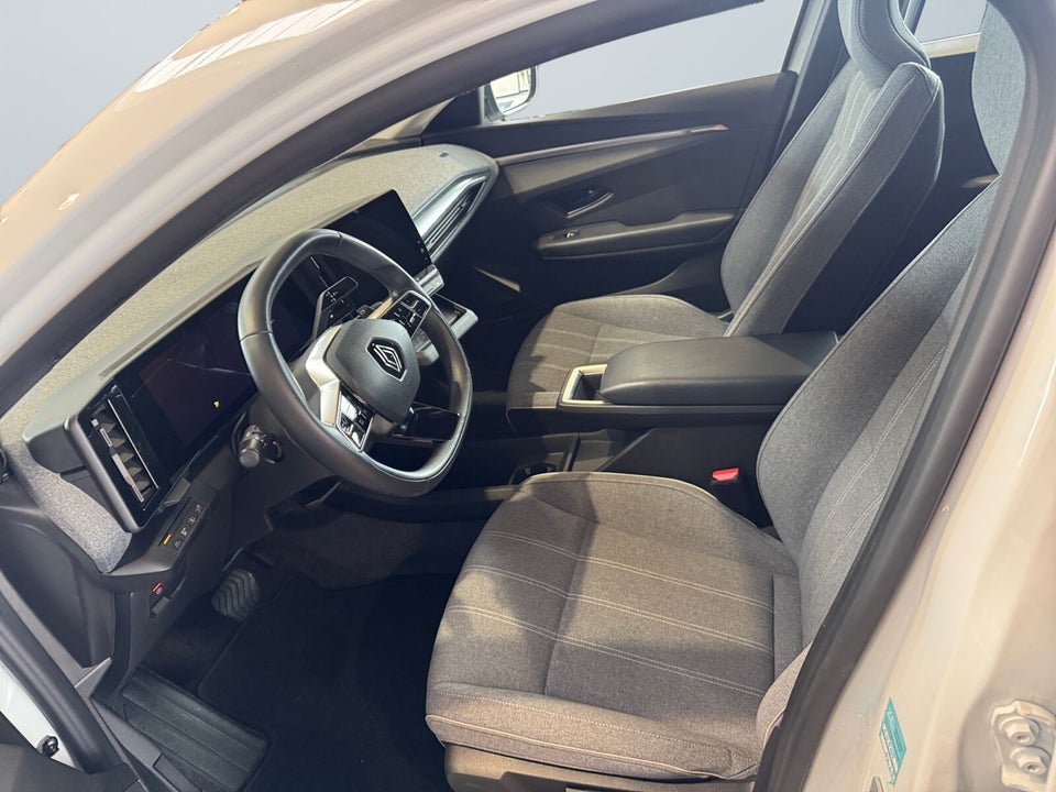 Renault Megane E-Tech 40 Equilibre 5d