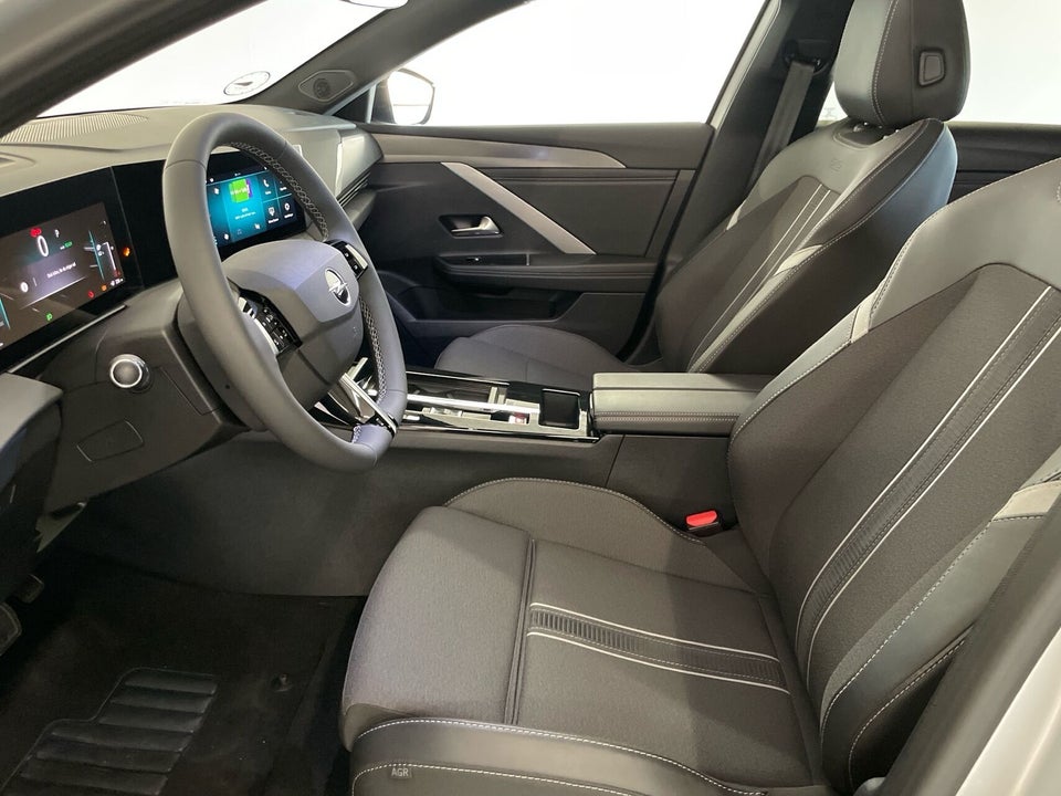 Opel Astra-e 54 GS 5d