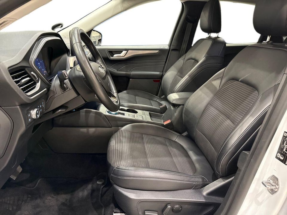 Ford Kuga 2,5 PHEV Titanium X CVT 5d