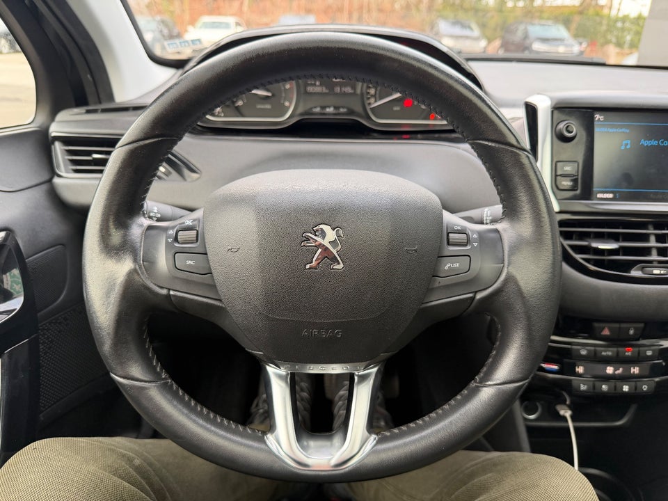 Peugeot 208 1,5 BlueHDi 100 Allure Sky 5d