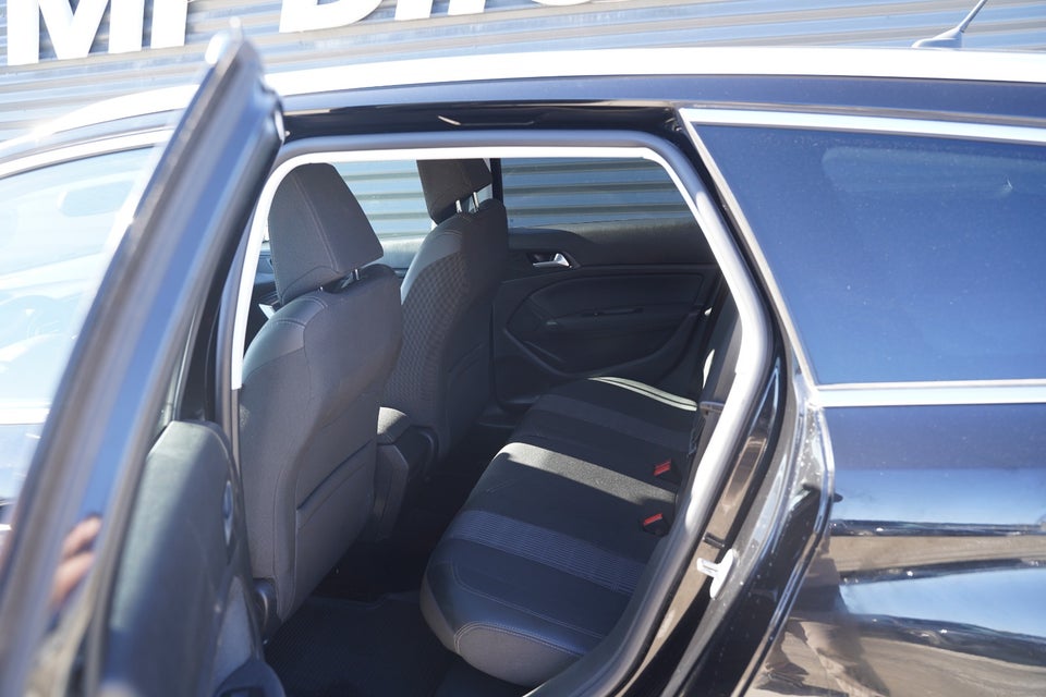 Peugeot 308 1,5 BlueHDi 130 Allure Grand SW 5d