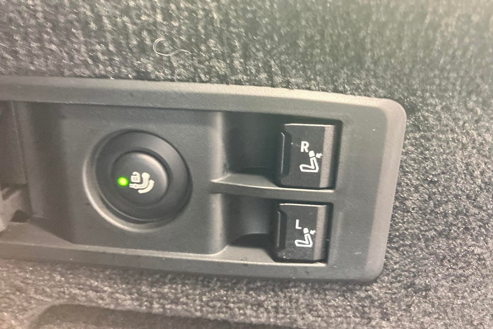 BMW iX xDrive40 Supercharged 5d