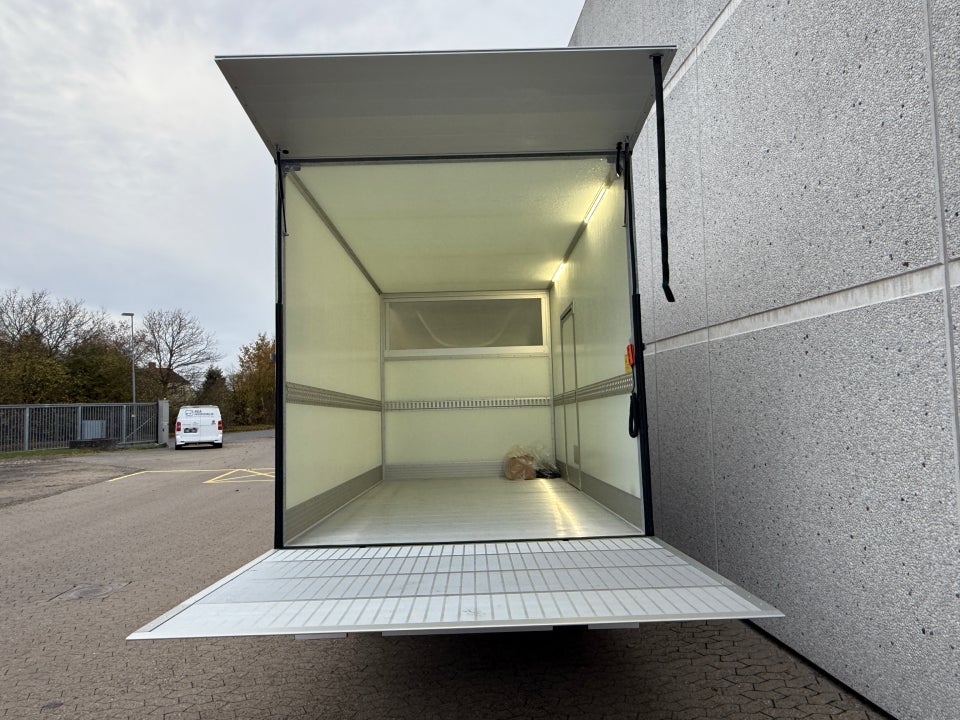 Iveco Daily 3,0 35S18 4100mm Box m/lift AG8