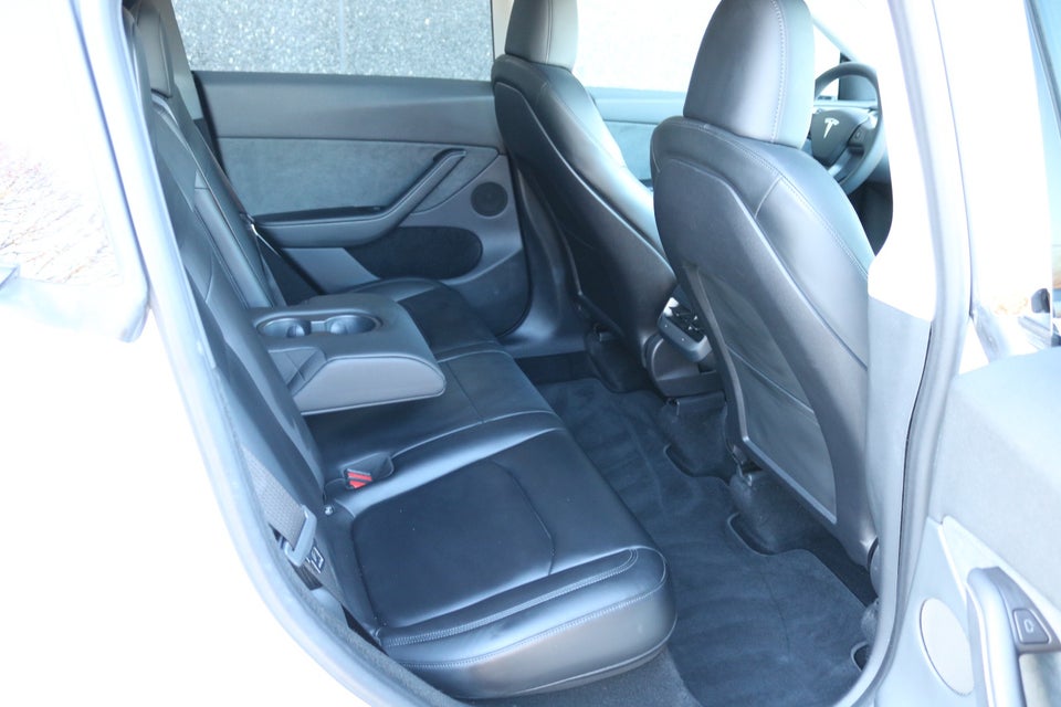 Tesla Model Y Long Range RWD 5d