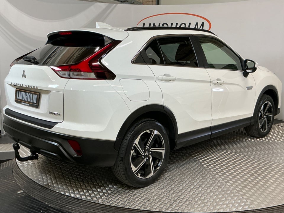 Mitsubishi Eclipse Cross 2,4 PHEV Invite CVT 4WD 5d