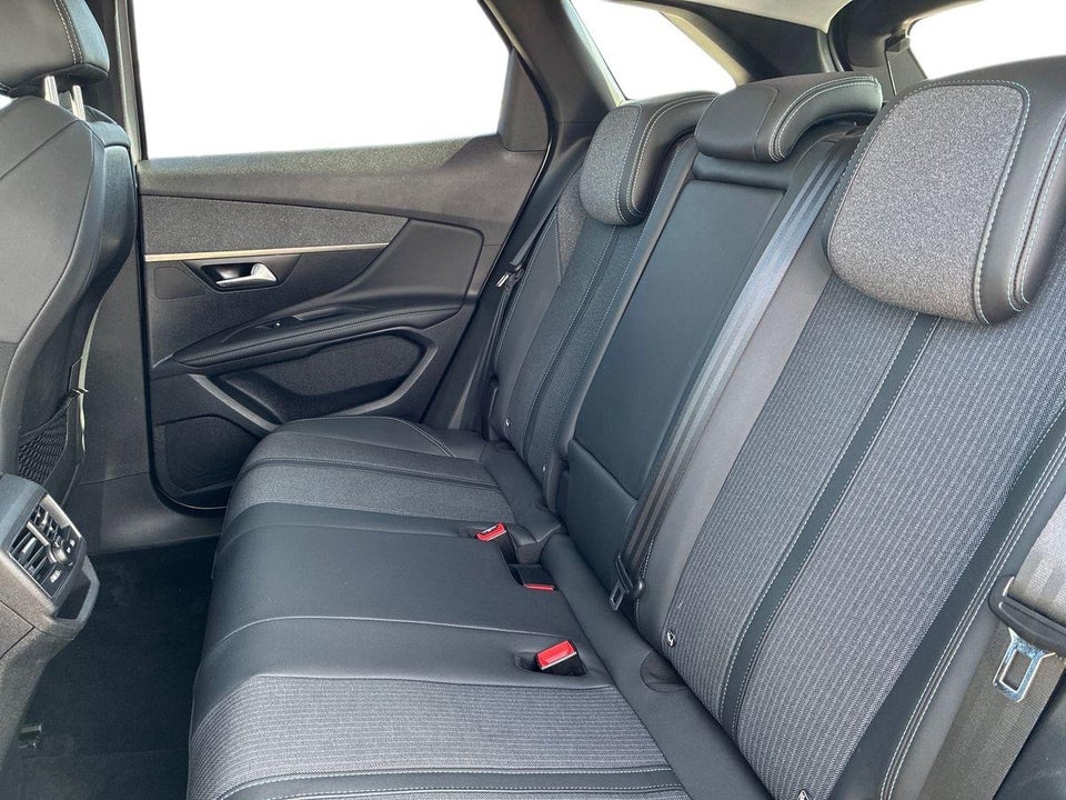 Peugeot 3008 1,5 BlueHDi 130 Allure Pack EAT8 5d