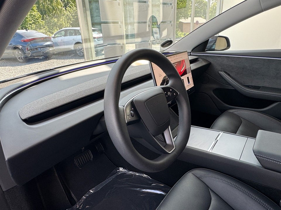 Tesla Model 3 Long Range AWD 4d
