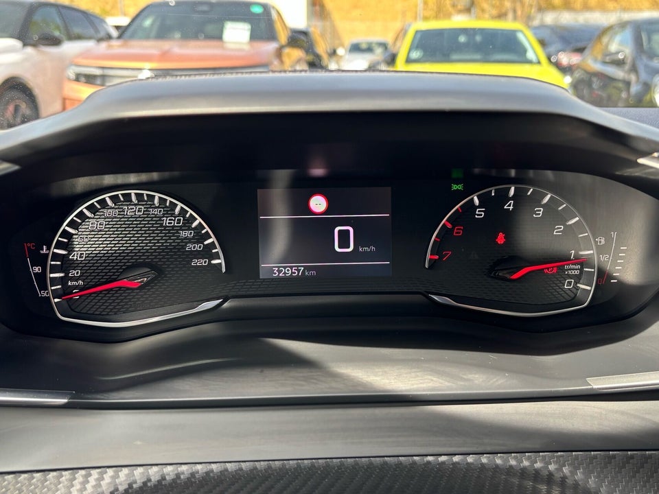 Peugeot 2008 1,2 PureTech 100 Platin 5d