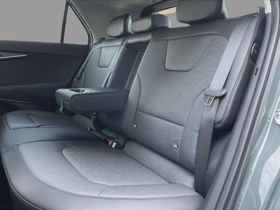 Kia Niro 64 EV Upgrade 5d