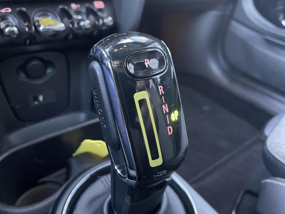 MINI Cooper SE Classic Trim 3d