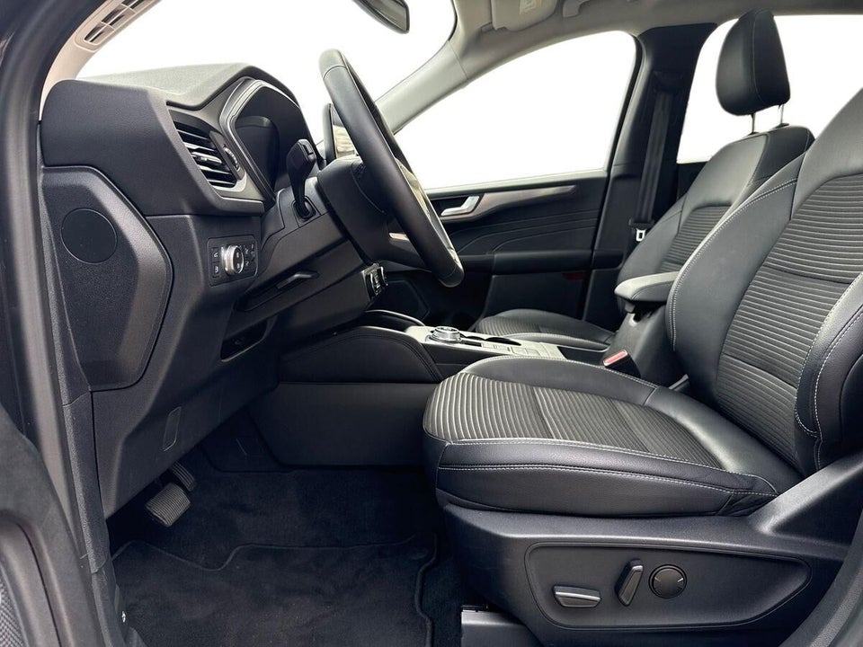 Ford Kuga 2,5 PHEV Titanium X CVT 5d