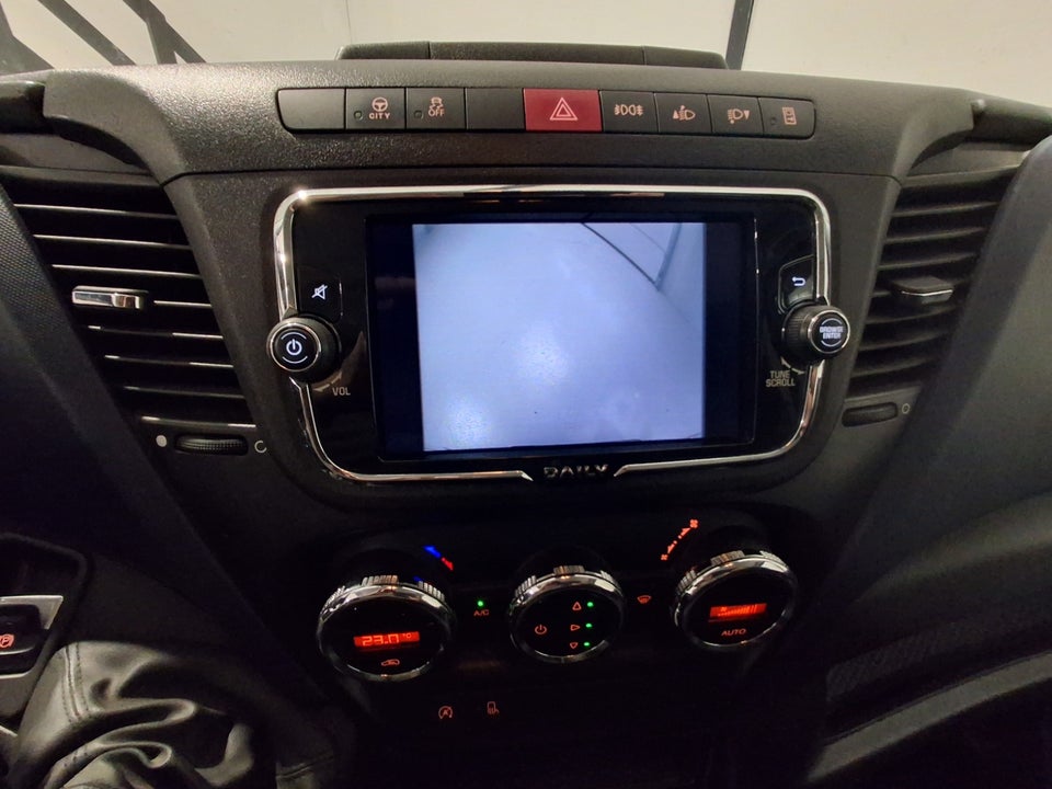 Iveco Daily 2,3 35S16 16m³ Van AG8