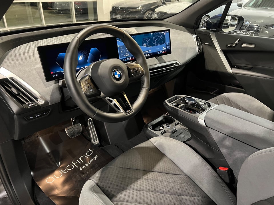 BMW iX xDrive60 Fully Charged 5d