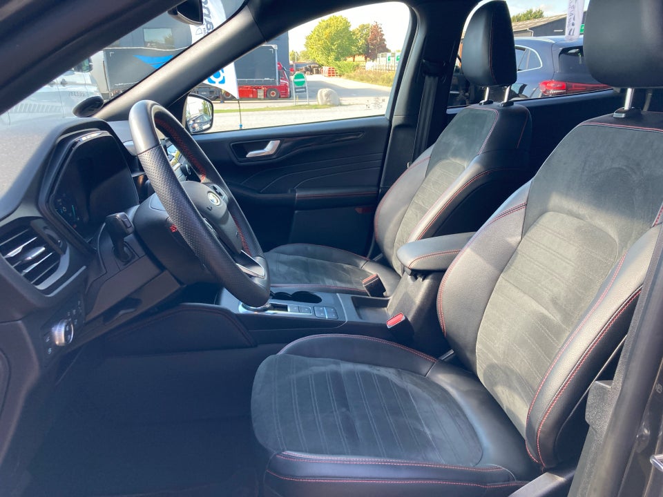 Ford Kuga 2,5 PHEV ST-Line X CVT 5d