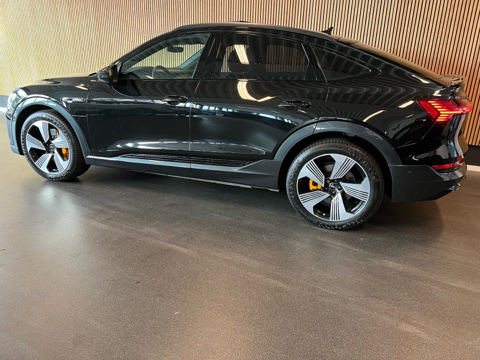 Audi e-tron 55 S-line Prestige Sportback quattro 5d