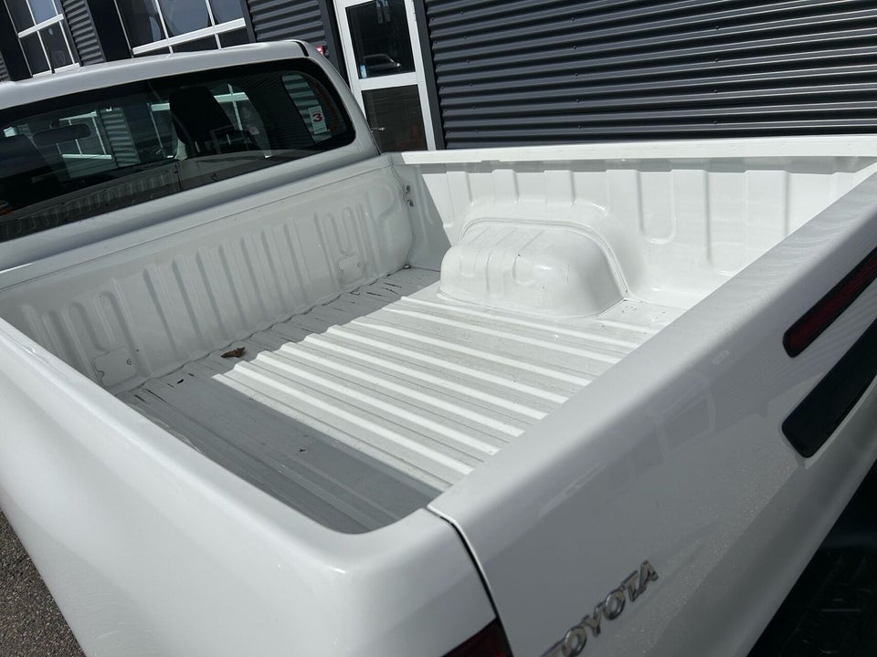 Toyota HiLux 2,4 D-4D 150 T1 Ex.Kab 2d