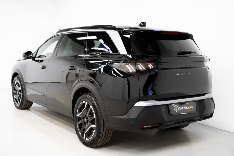 Peugeot e-5008 77 Allure 7prs 5d