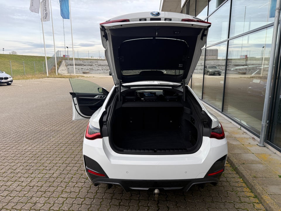 BMW i4 eDrive40 Fully Charged M-Sport 5d