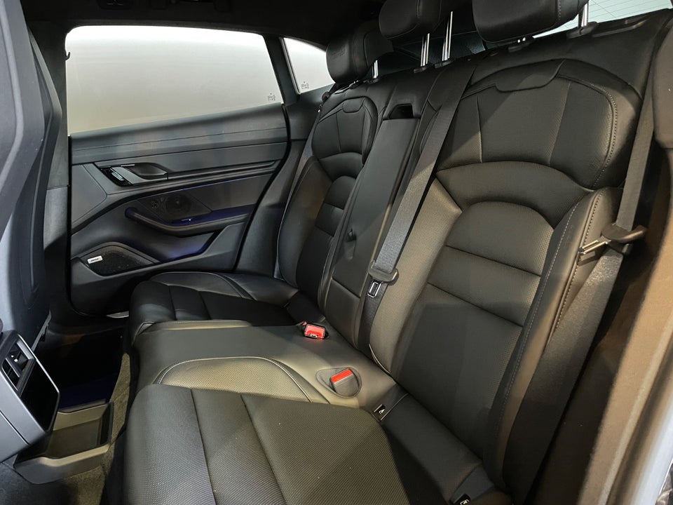 Porsche Taycan Turbo Performance+ Cross Turismo 5d