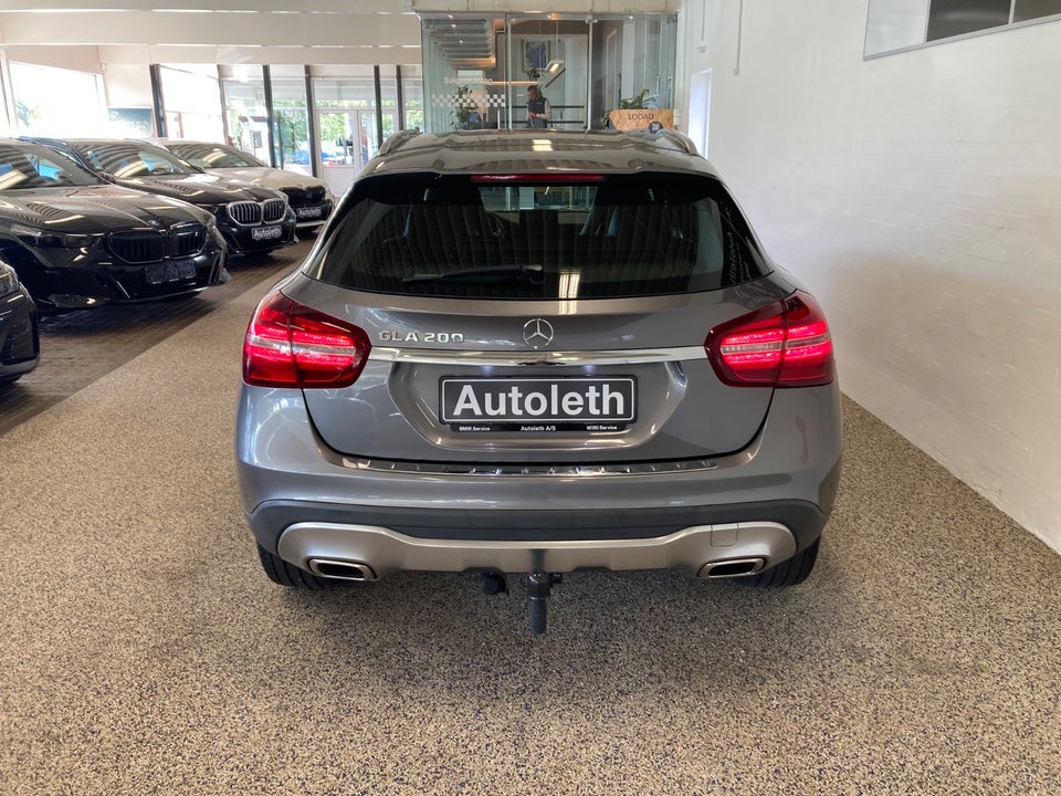 Mercedes GLA200 1,6  5d