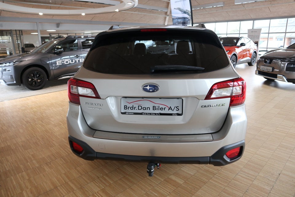 Subaru Outback 2,5 Summit CVT 5d