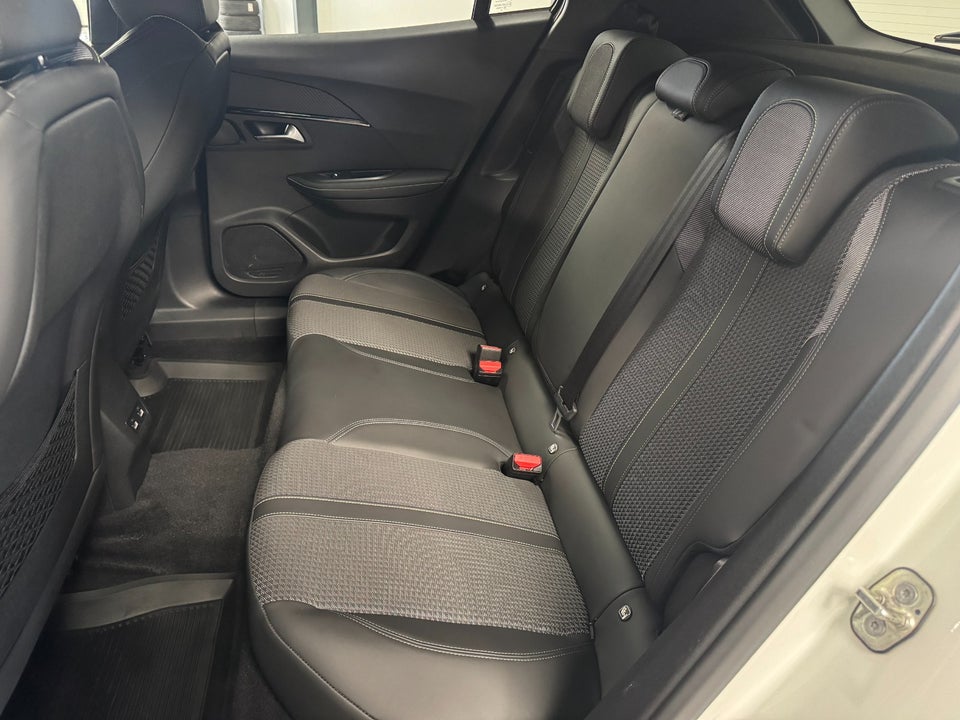 Peugeot e-2008 50 GT Line 5d