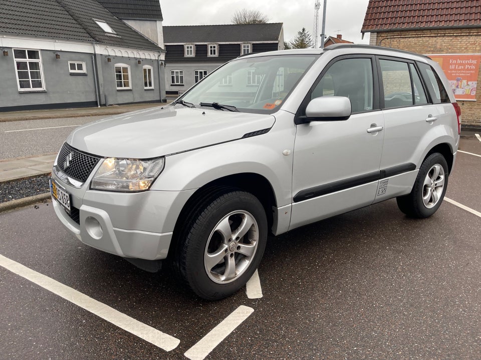 Suzuki Grand Vitara 2,0 GLS aut. Van 5d