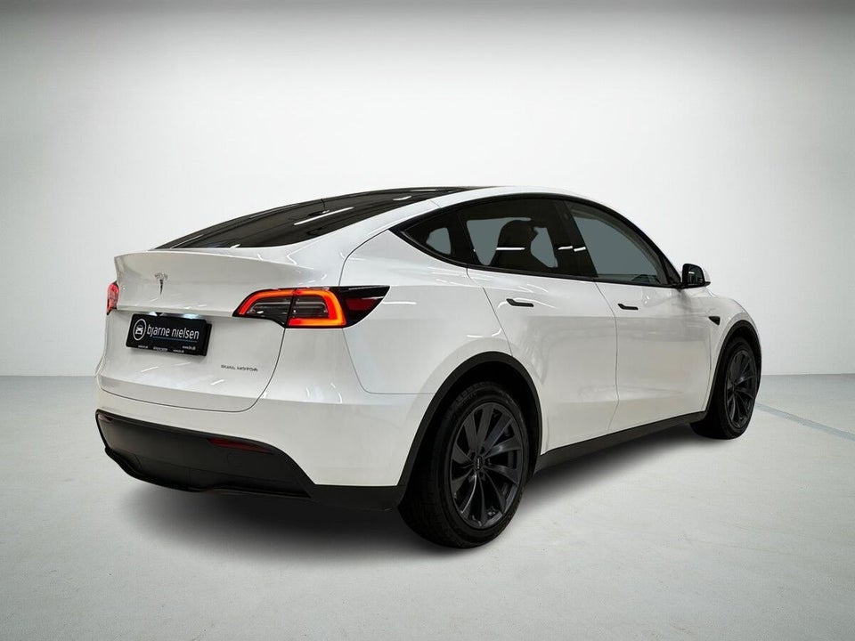 Tesla Model Y Long Range AWD 5d
