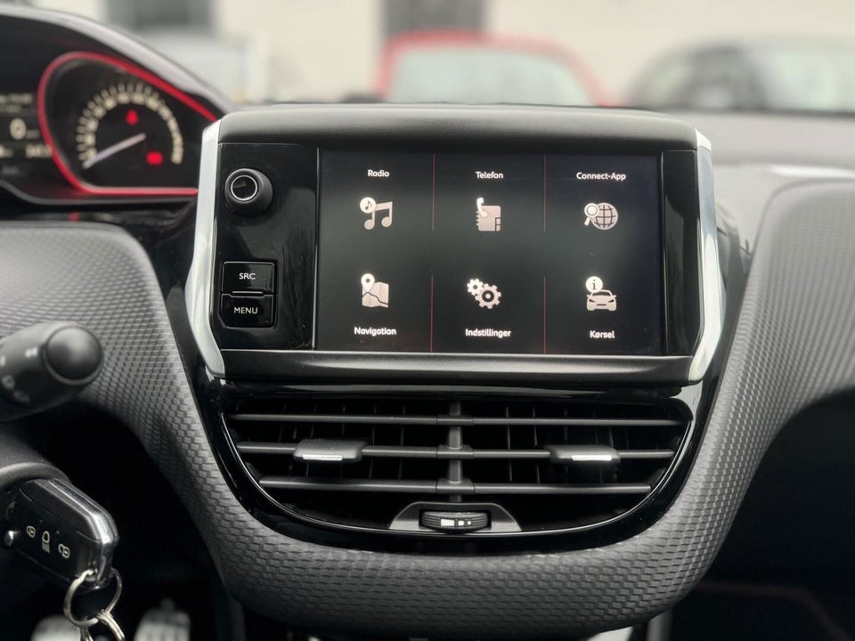 Peugeot 2008 1,6 BlueHDi 120 GT Line Sky 5d