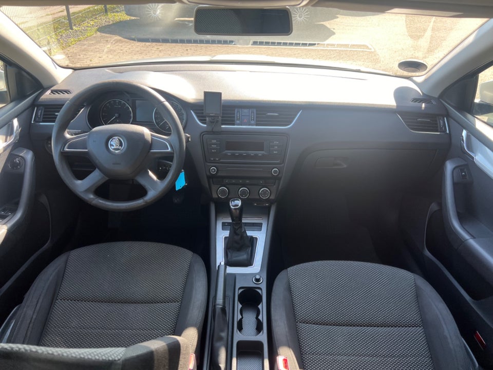 Skoda Octavia 1,6 TDi 105 Ambition Combi 5d