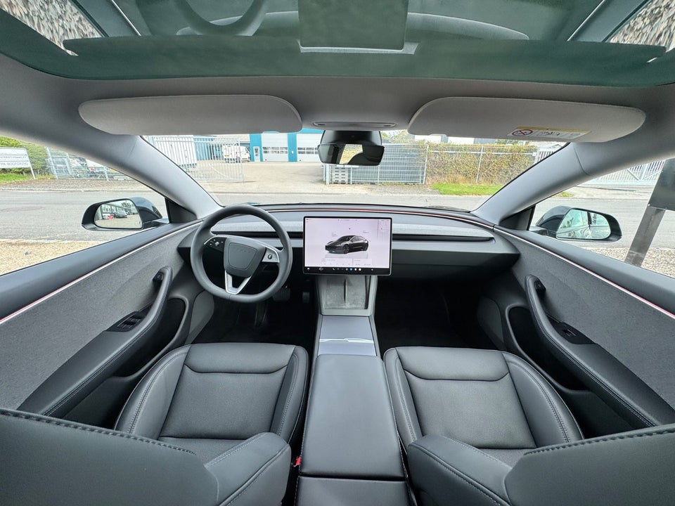 Tesla Model 3 RWD 4d